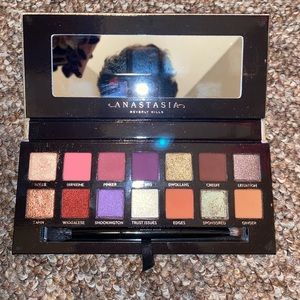 ABH Jackie Aina Palette